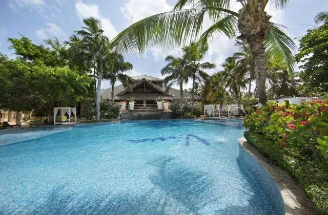 Hotel Viva Wyndham Dominicus Beach pool